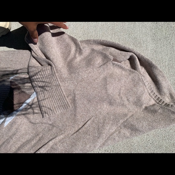 Argyle Y2K button up tan sweater - Picture 6 of 10